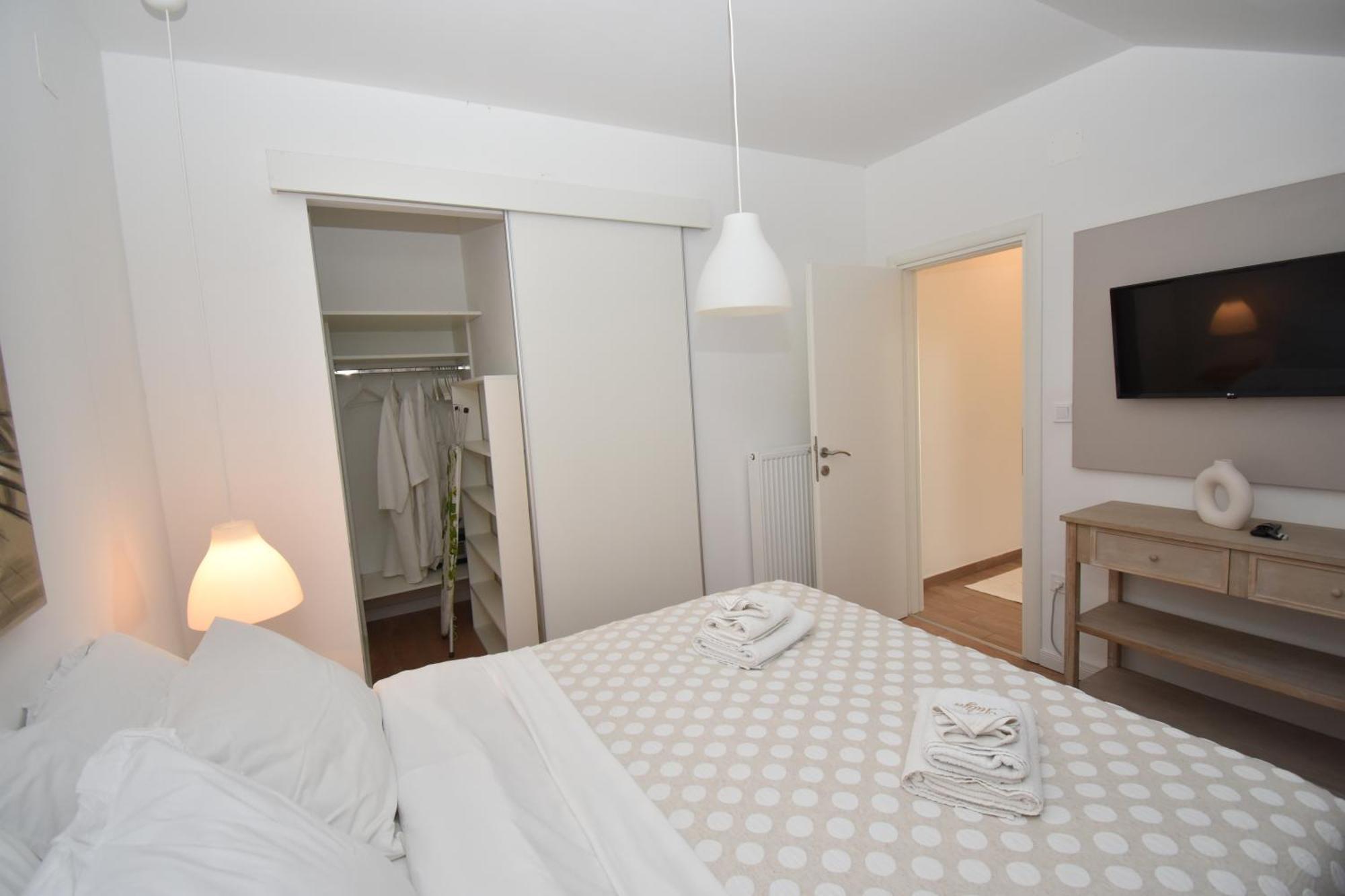 Apartmani Julija 沃迪切 外观 照片
